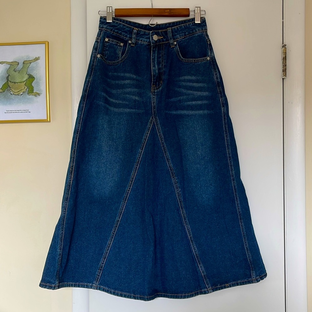 Denim Maxi Skirt with central dart shaping